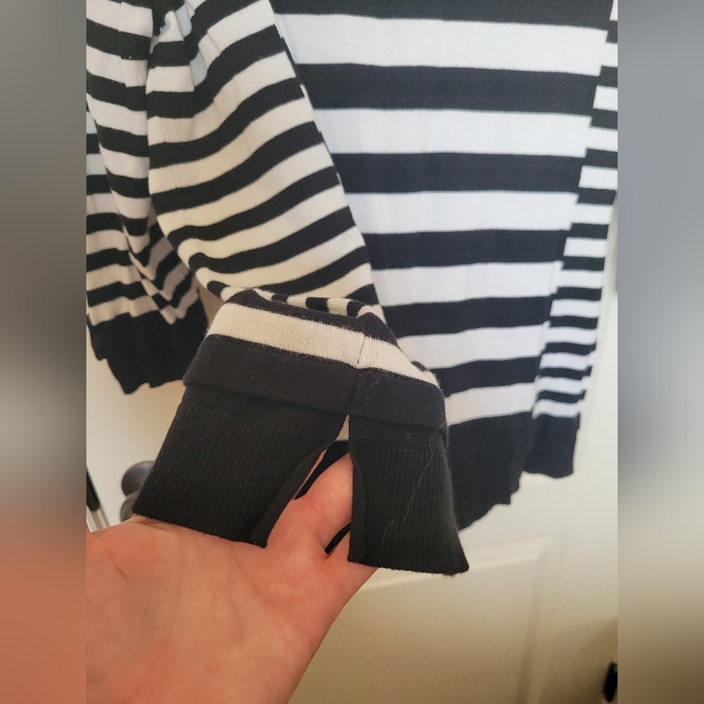 WHBM Sweater - Picture 2 of 4